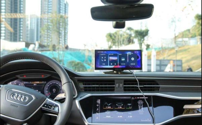 The car is equipped with a smart central control screen